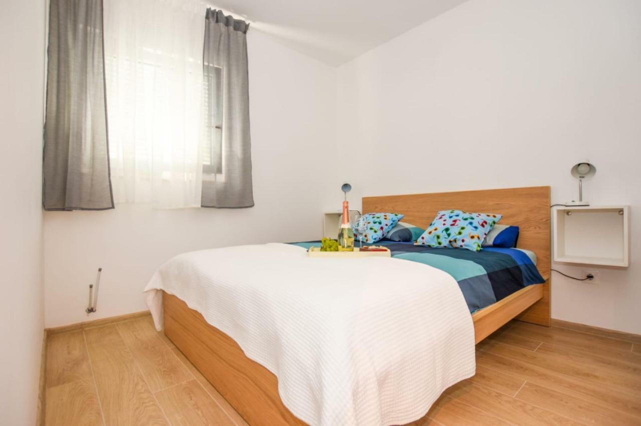 Apartments Milena 8 Mandre Extérieur photo